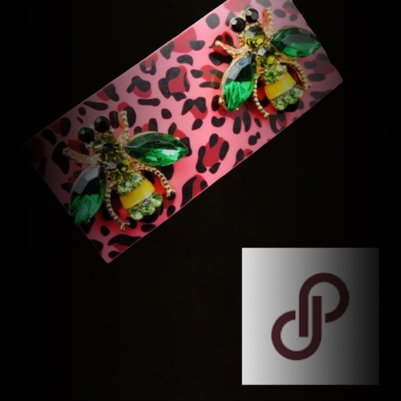 Betsey Johnson Jewelry - NWT Betsey Johnson Earrings Bee Green LAST pair
